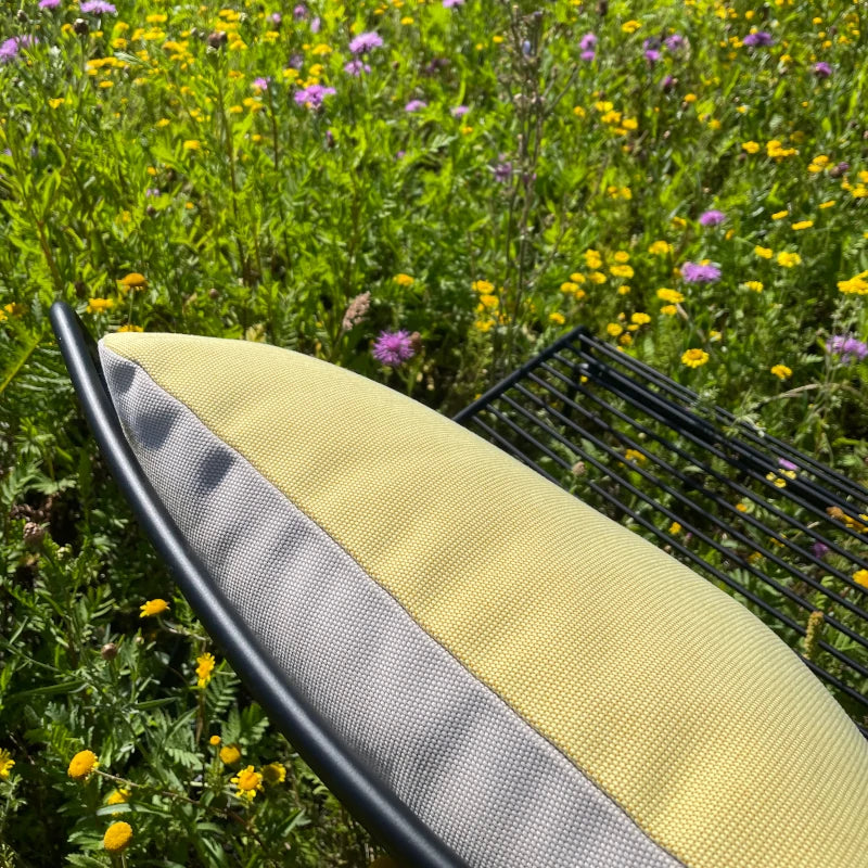 hum Premium Outdoor-Kissen Sonne/Sand im Stuhl