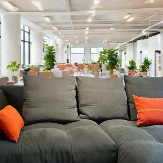 Kissen für Büros: Mehr Komfort für Lounge, Meeting & Outdoor-Bereiche