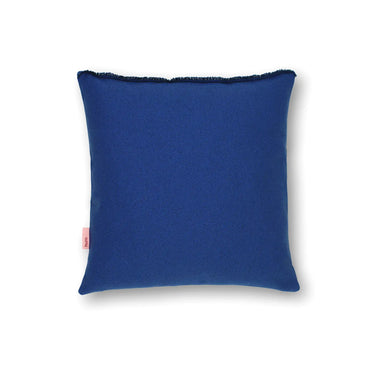 zierkissen aus schurwolle in blau