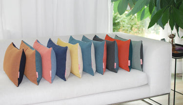 designkissen in 30x50 auf einem sofa in vielen Farben