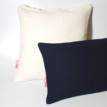 hum boucle kissen 40x40 weiß & 30x50 stahlblau
