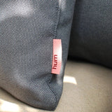 hum outdoorkissen stahl grau draußen auf dem Sofa