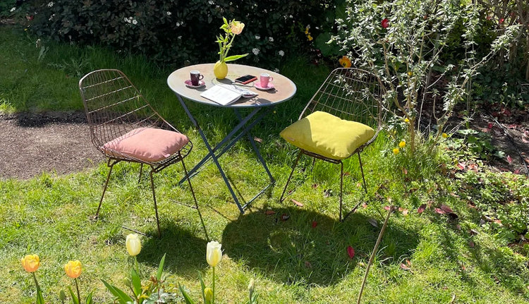 hum outdoorkissen im garten