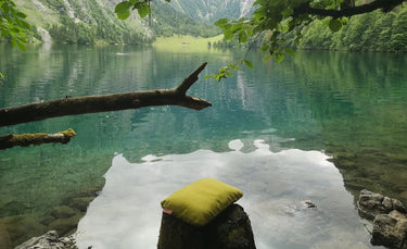 hum outdoor-kissen am See im Urlaub