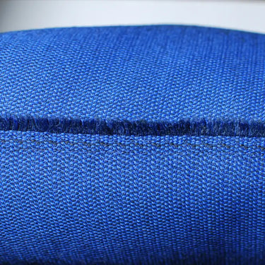 zierkissen aus schurwolle in blau